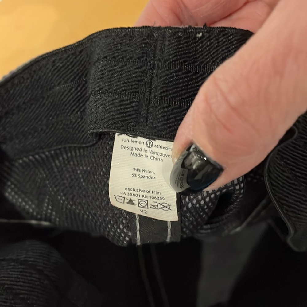 Lululemon cap  - Picture 5 of 7